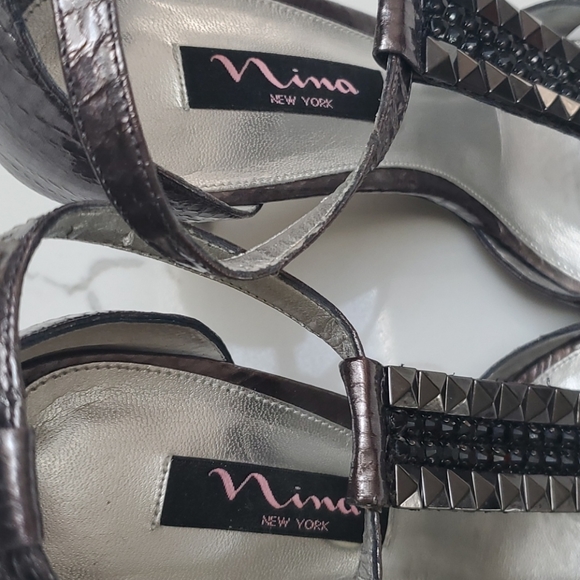 Nina New York Heels in Pewter, Size 7 1/2 - Picture 6 of 8